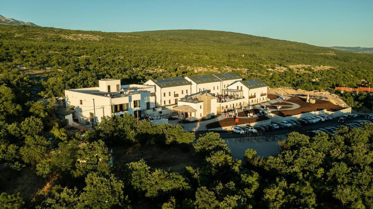 Kalima Resort Mostar Exteriör bild